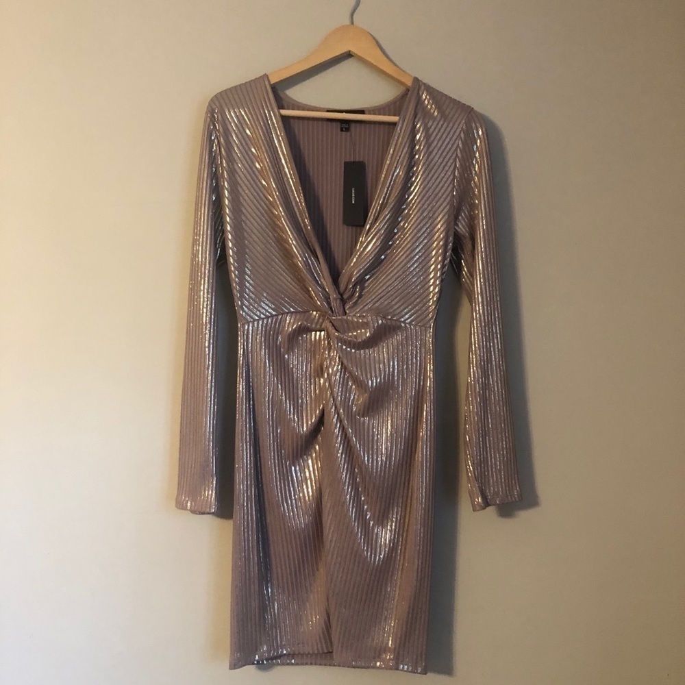 NWT Lulu’s Ribbed Bodycon Long Sleeve Dress Metallic Champagne Size L - Picture 3 of 12